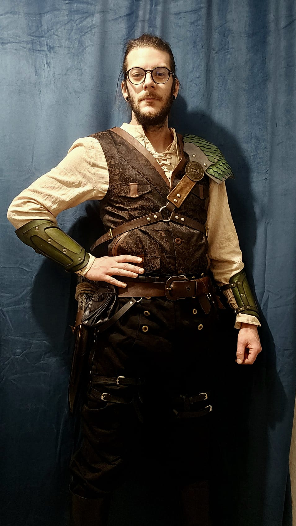 Personnage officiel : Middas Dragunov